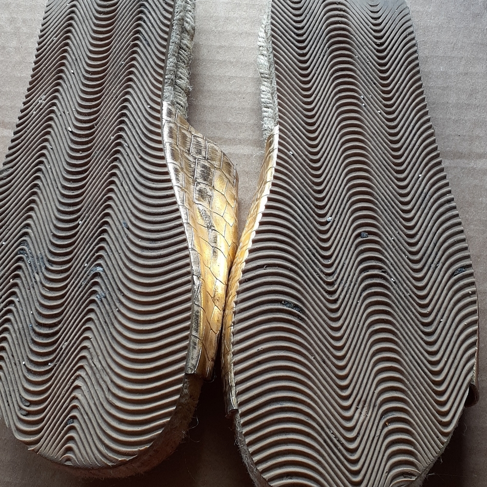 Shoes - Picture 3 of 4
